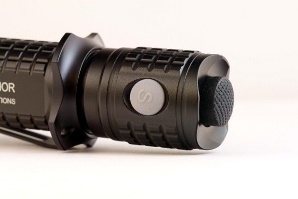 BLINKY TORCIA PROFESSIONALE A LED 320 LUMENS M20 WARRIOR IN BOX